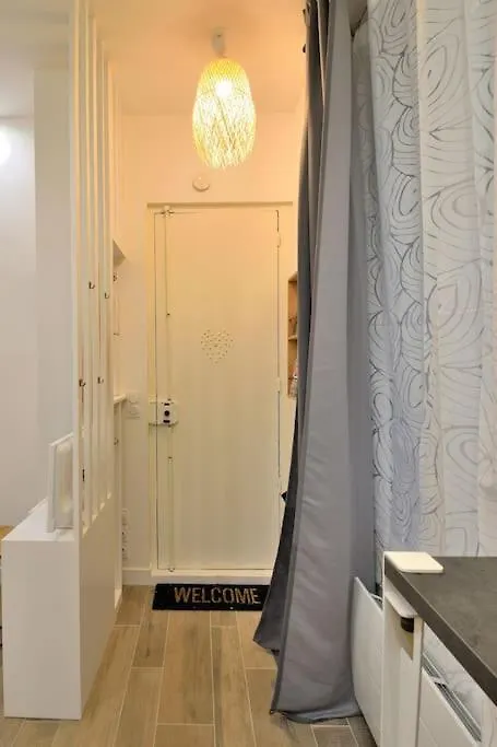 Tiny Cosy Namastay In Trendy Canal St Martin Area Appartement *