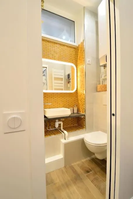 Appartement Tiny Cosy Namastay In Trendy Canal St Martin Area Paris