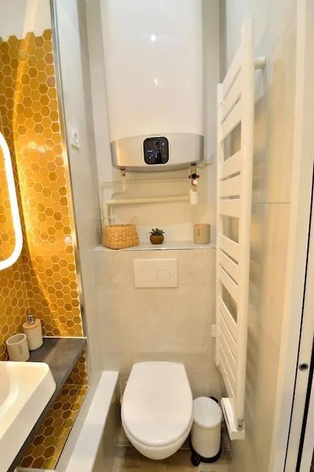 Tiny Cosy Namastay In Trendy Canal St Martin Area Apartment