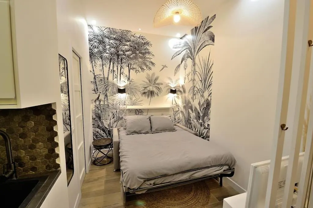Tiny Cosy Namastay In Trendy Canal St Martin Area *